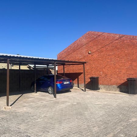 Stylish Self Catering Unit In Maseru Cbd Exterior photo